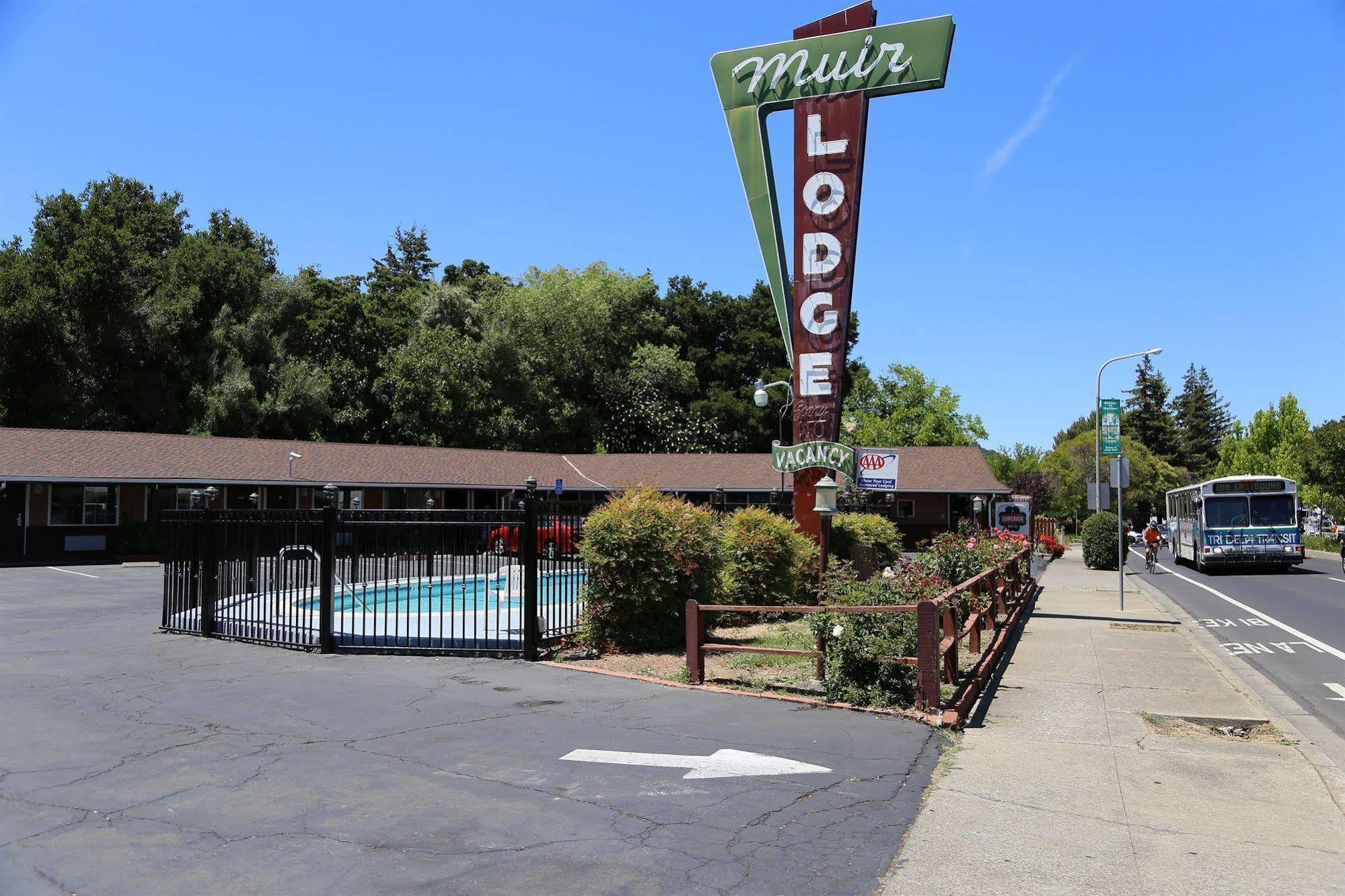 Muir Lodge Motel Martinez Eksteriør billede